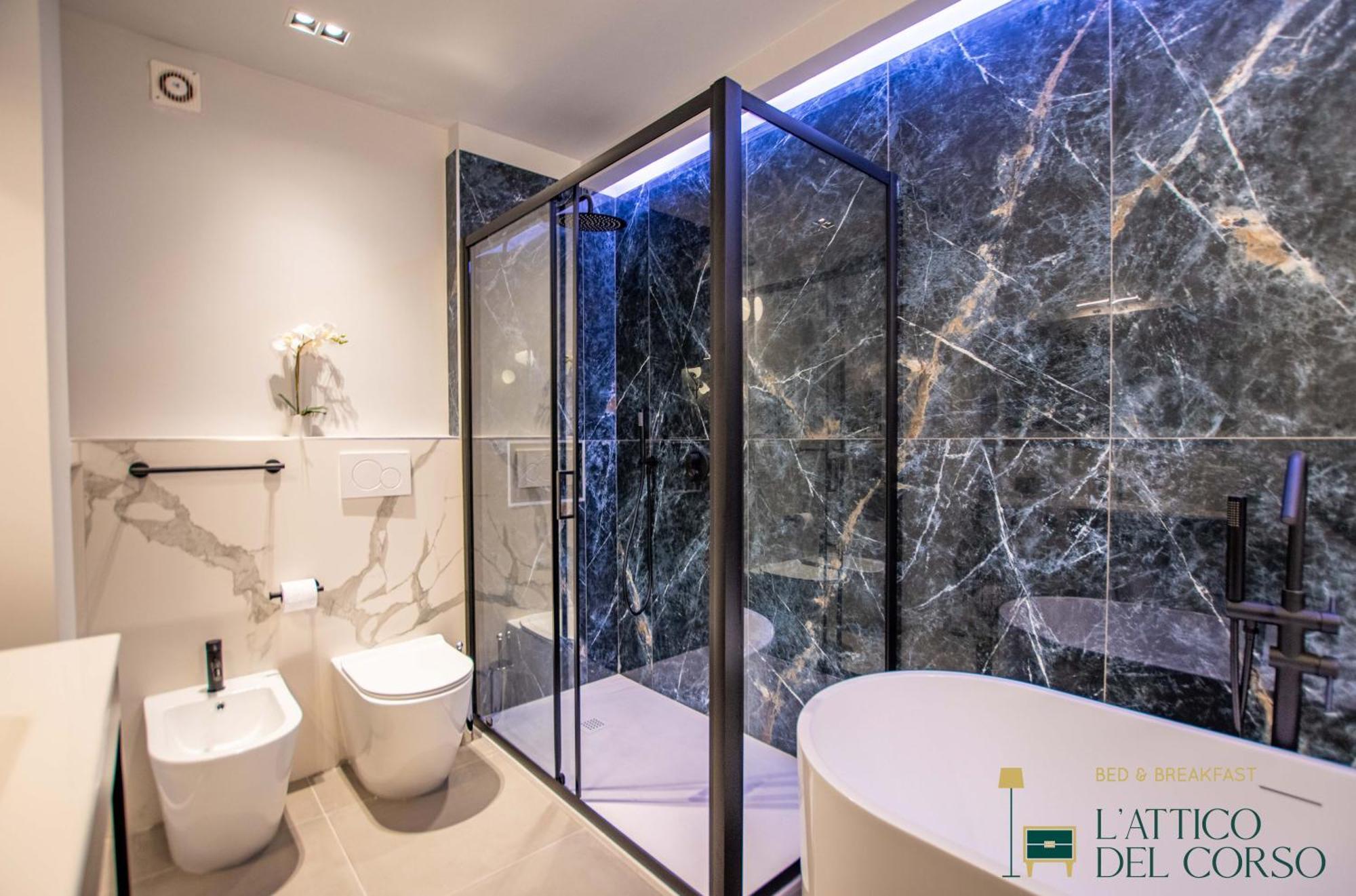 L'Attico Del Corso Apartment Trieste Bagian luar foto
