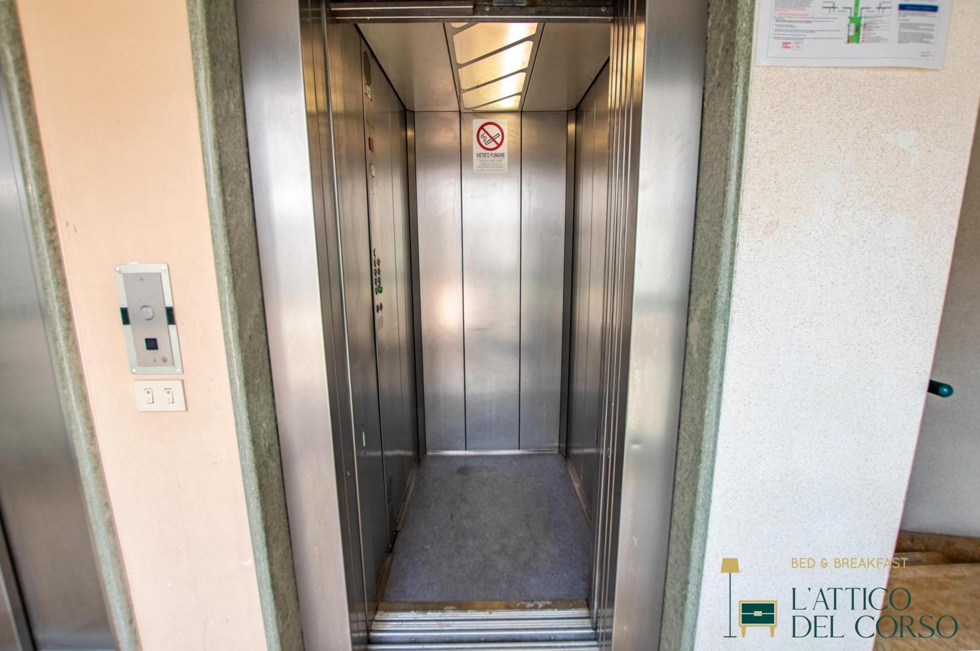 L'Attico Del Corso Apartment Trieste Bagian luar foto