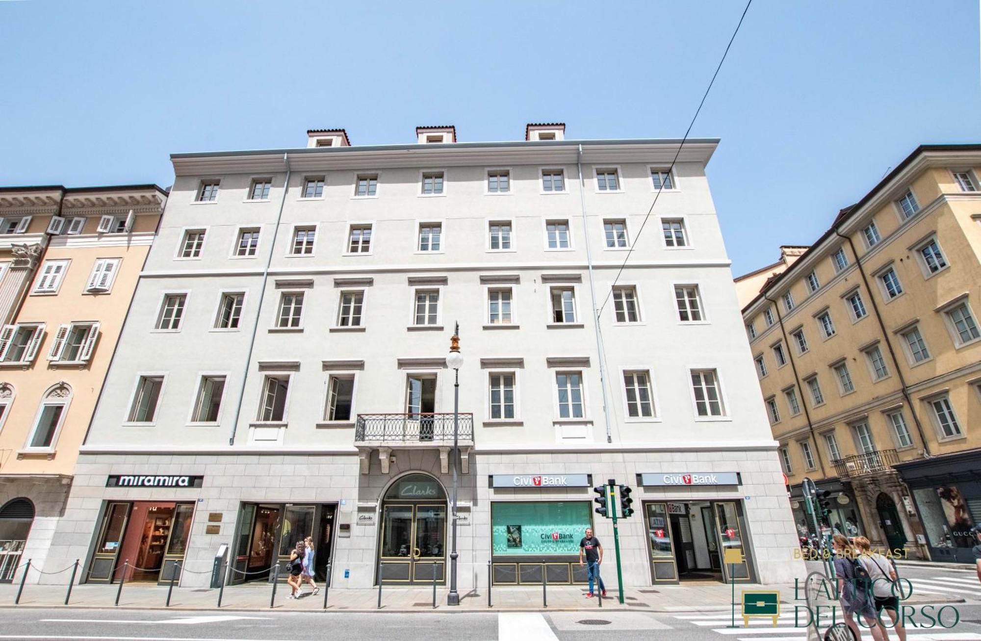 L'Attico Del Corso Apartment Trieste Bagian luar foto