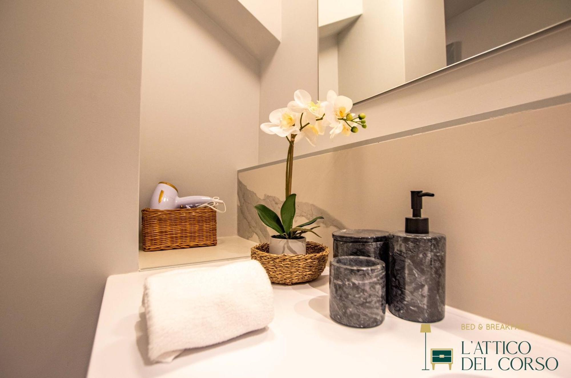 L'Attico Del Corso Apartment Trieste Bagian luar foto